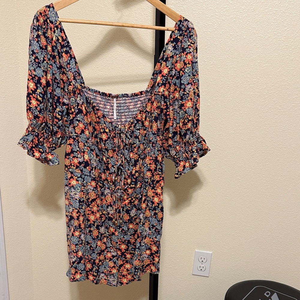 Free people 🌹Floral Puff Sleeve Top - Picture 7 of 17